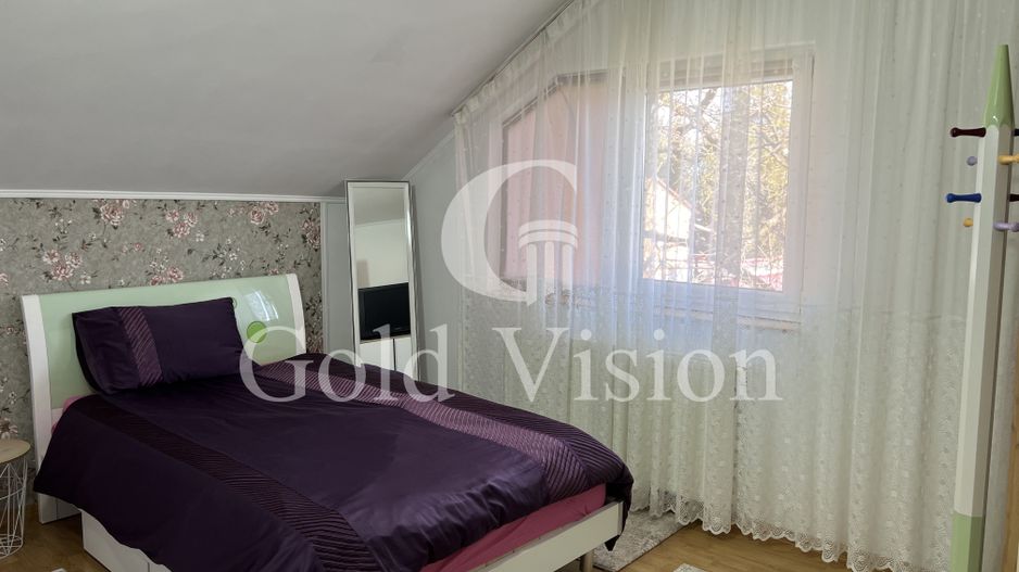 Case cu 7 camere, curte proprie + spălătorie, în Sighetu Marmației - Poză 12