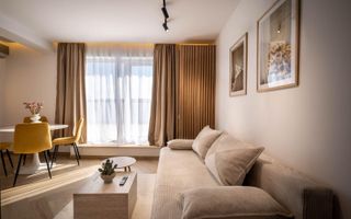 Apartament exclusivist cu terasă de 150 mp și jacuzzi încălzit - Poză 2