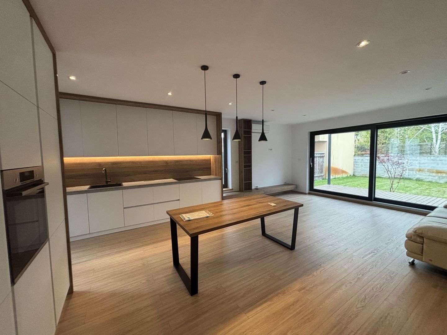 Minimalist în Timișoara - Poză 44