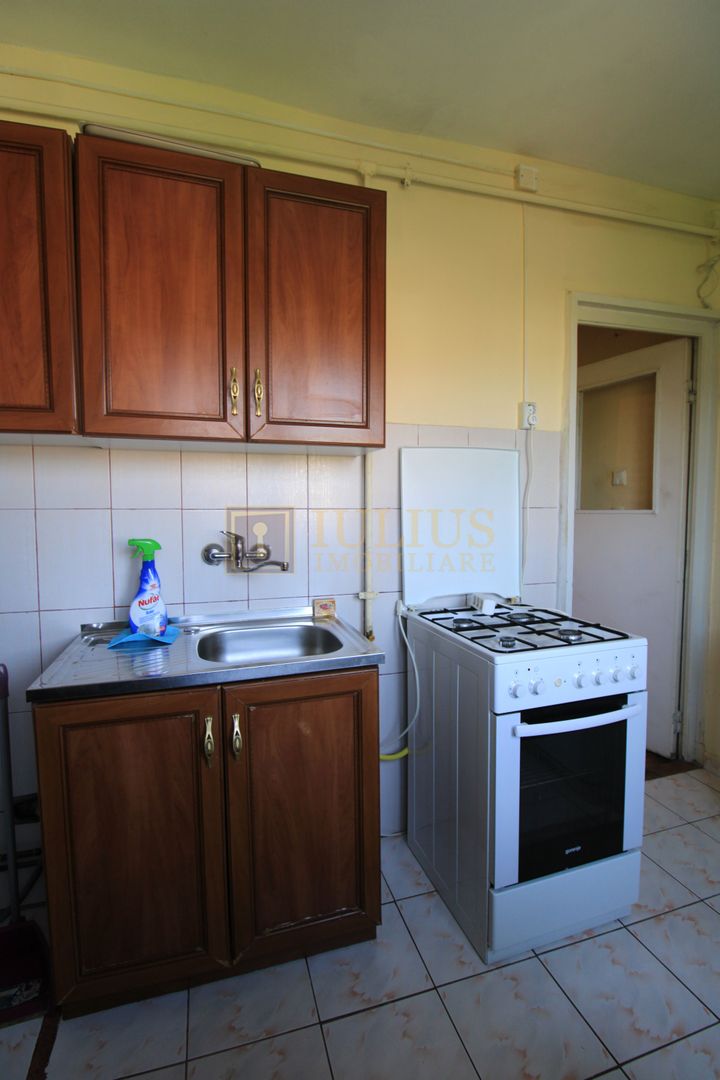 Zona Complex, centrala proprie, o camera - Poză 11