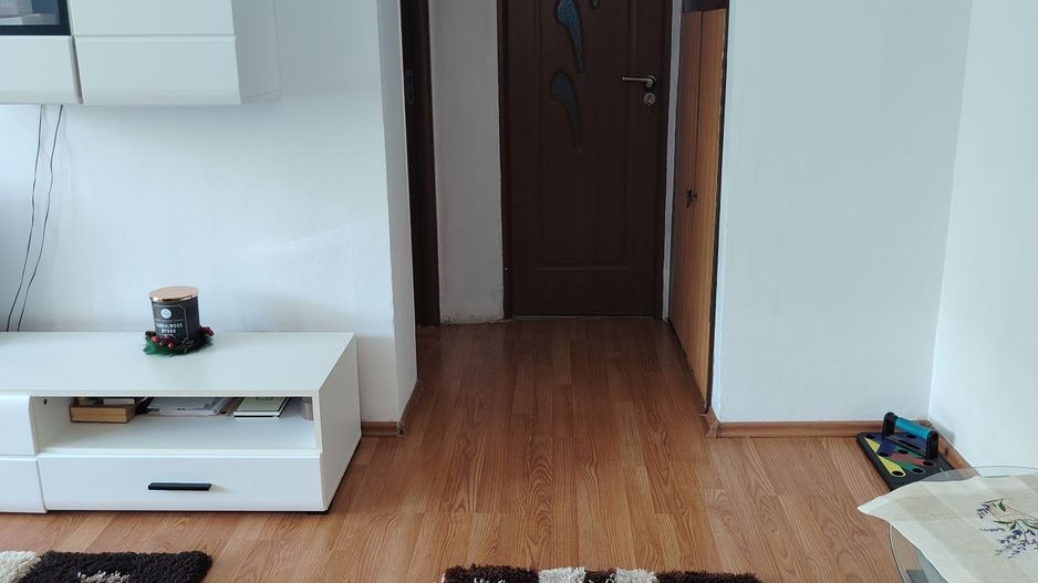 BRASADAS vinde ap 2 cam etaj 3/4 in Carpați 1. - Poză 3
