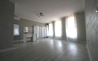 Curte, 4 apartamente, 8 camere, perfectă pt activități educaționale-Dumbravita - Poză 16