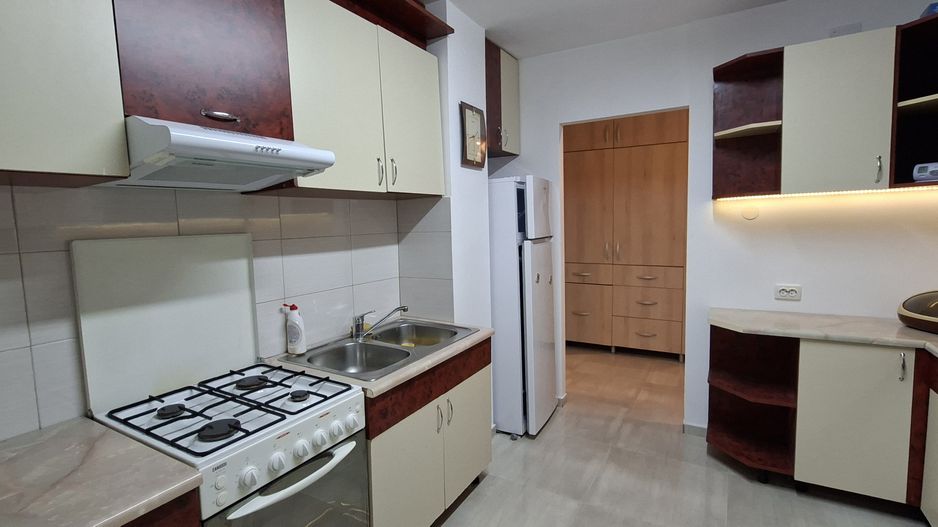 Apartament de inchirat cu 4 camere + garaj- Torontalului - Poză 4
