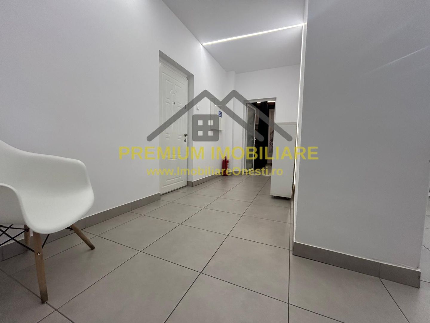 Spațiu comercial 90 mp – zonă cu trafic intens Onesti - Poză 5