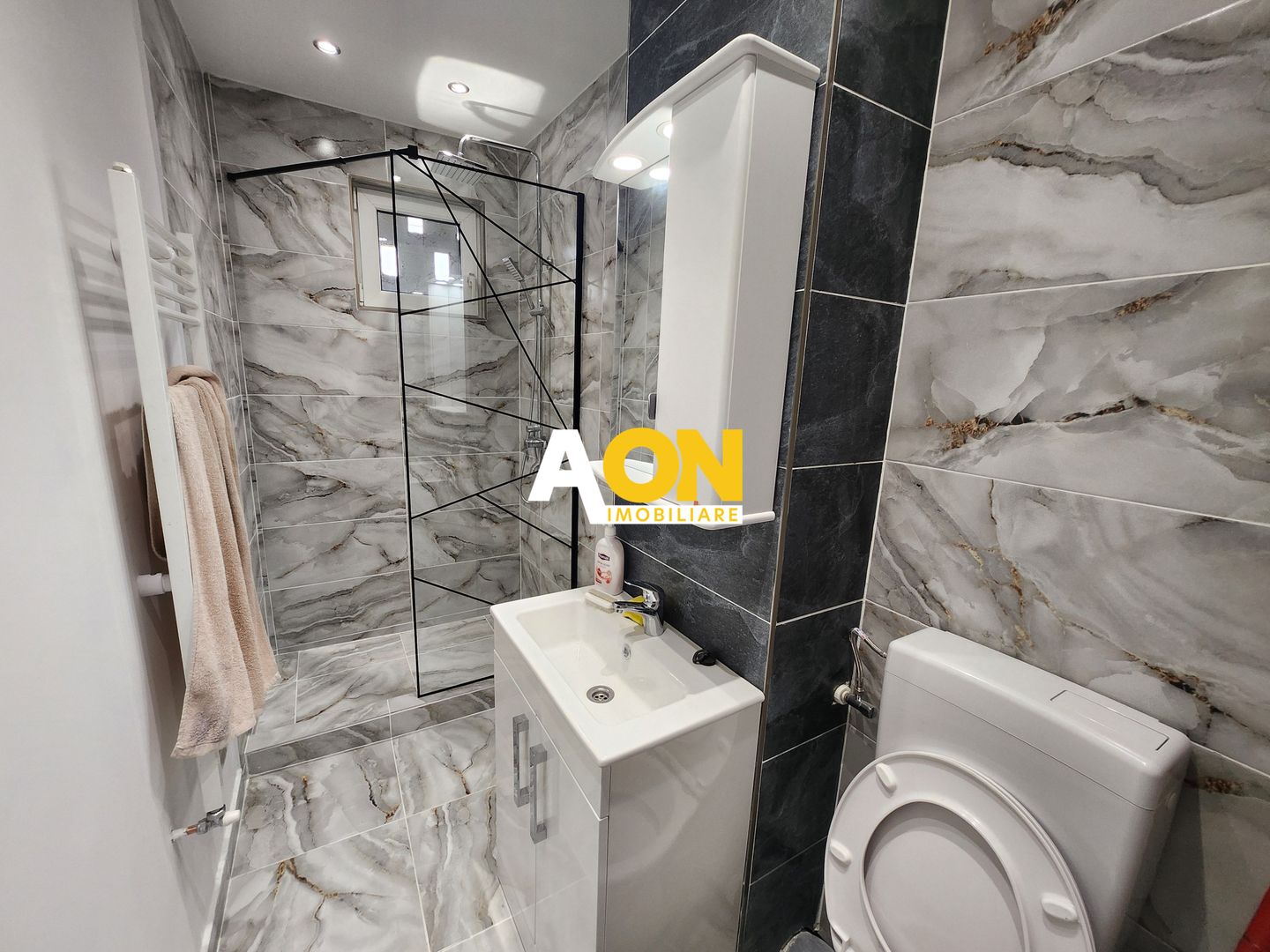 De vanzare apartament 2 camere, Centru - Poză 6