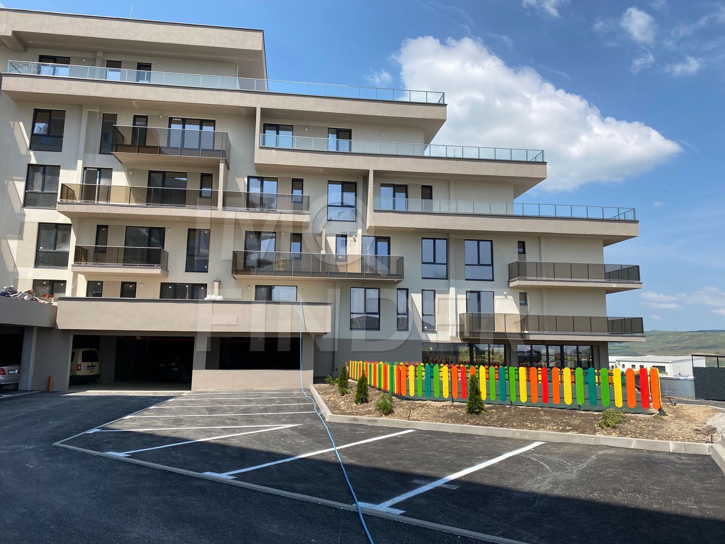 Comision 0% - 2 camere semifinisat, zona VIVO, cu CF - Poză 1