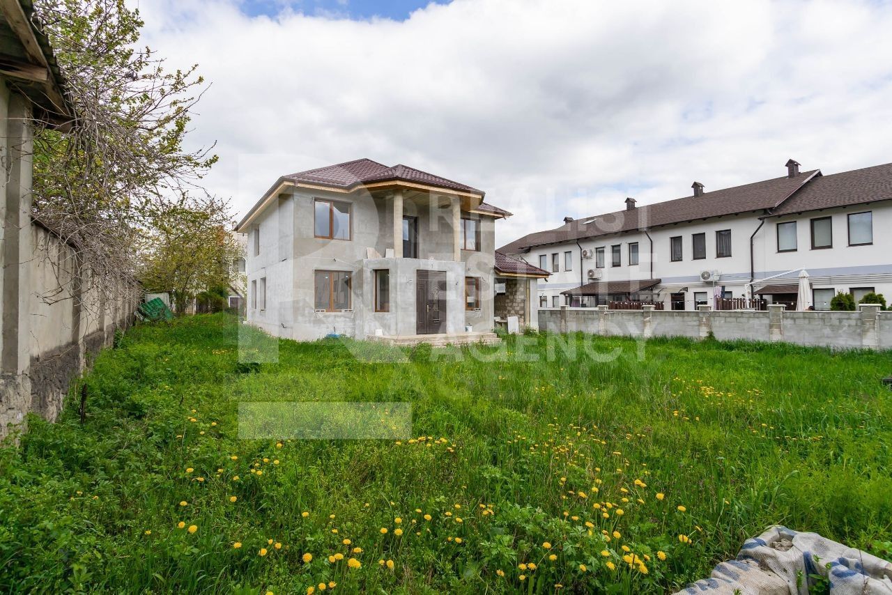 Vânzare casă , 240 mp., ул. Păcii, Durlești - Poză 1