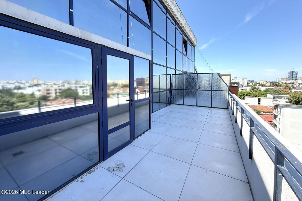 Polona - Duplex 256 mpu, 6 camere, etaje 6+7, panorama, terase 52 mp - Poză 24