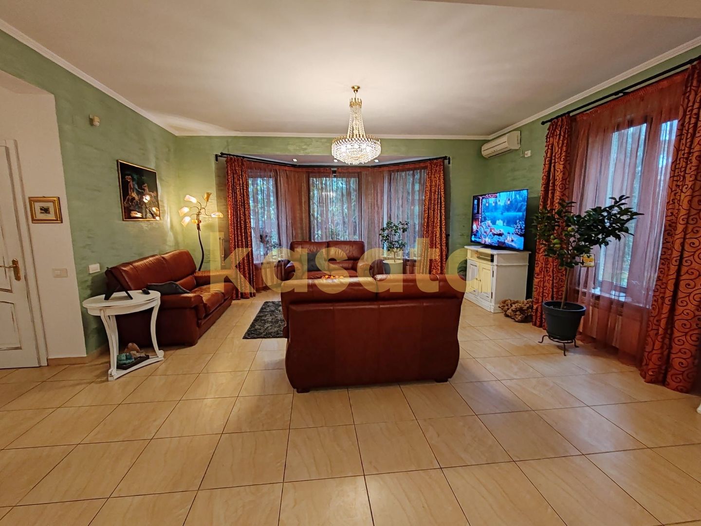 Vila care redefinește echilibrul între rafinament, spațiu și liniște - Poză 20