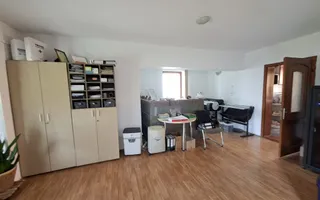 Spatiu birouri casa individuala curte proprie 9 birouri Selimbar - Poză 13