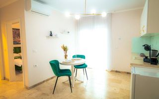 VAND 1/2 CLADIRE CU 6 APARTAMENTE - Poză 2