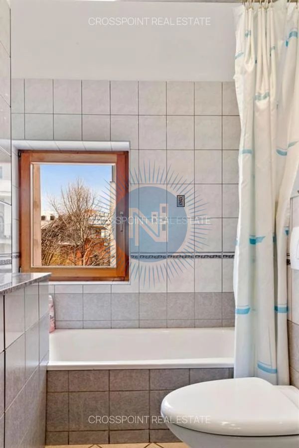 Apartament in vila Capitale plus Demisol - Poză 14