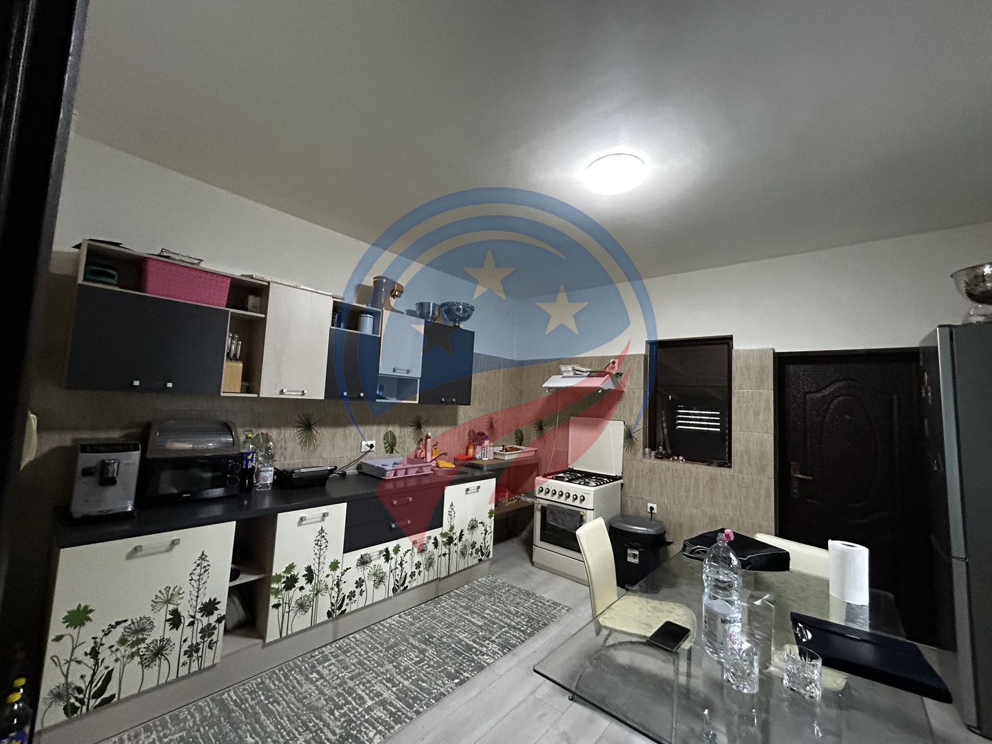 Casă spațioasă P+1+M pe teren de 902 mp – ideală pentru familie - Poză 3