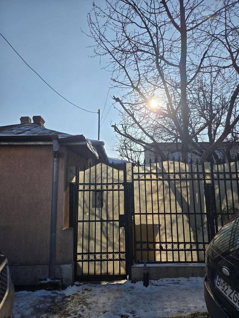 TEREN 300MP cu construcție existenta-Voluntari Str.Sihlea zona case - Poză 4