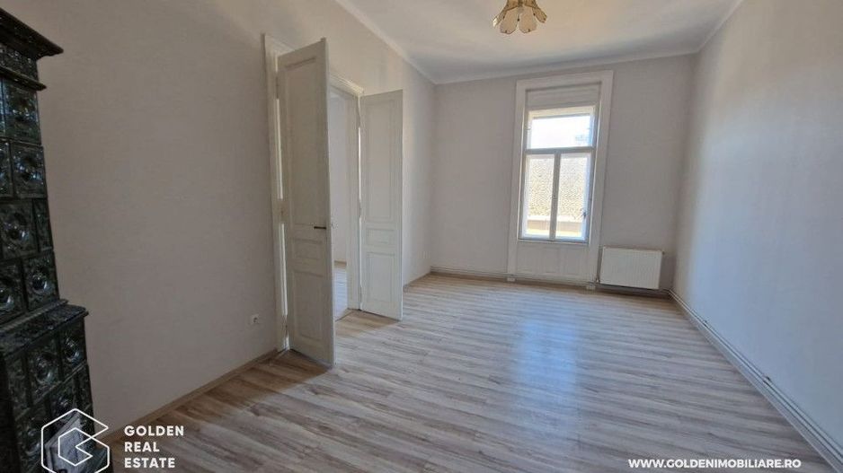 Apartament 3 camere renovat, ultracentral, etaj 3, cladirea Catedralei Catolice - Poză 2