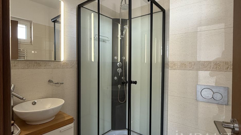 Penthouse pe doua niveluri cu 5 camere in cartierul Buna Ziua! - Poză 8