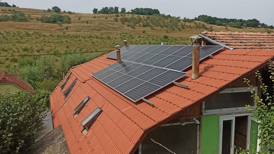 CASA CU 5 CAMERE ZONA DAMBU - Poză 4