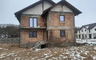 Casă spațioasă cu parter și etaj, 220 mp utili, în Pascani, judetul Iasi - Poză 2