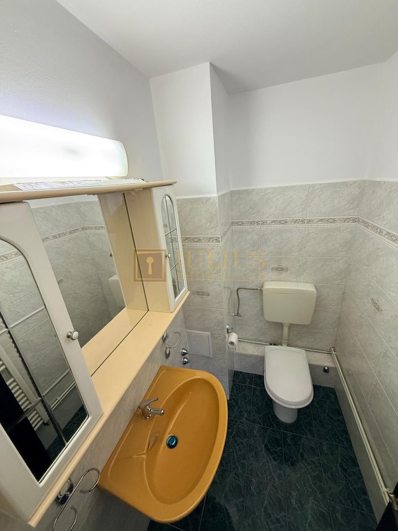 Medicina, 2 camere, 2 bai, centrala proprie, apartament spatios-105 mp - Poză 18