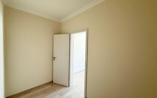 Locatie excelenta. Spatios 60 mp. Dressing. Asfalt. Loc de parcare. - Poză 7