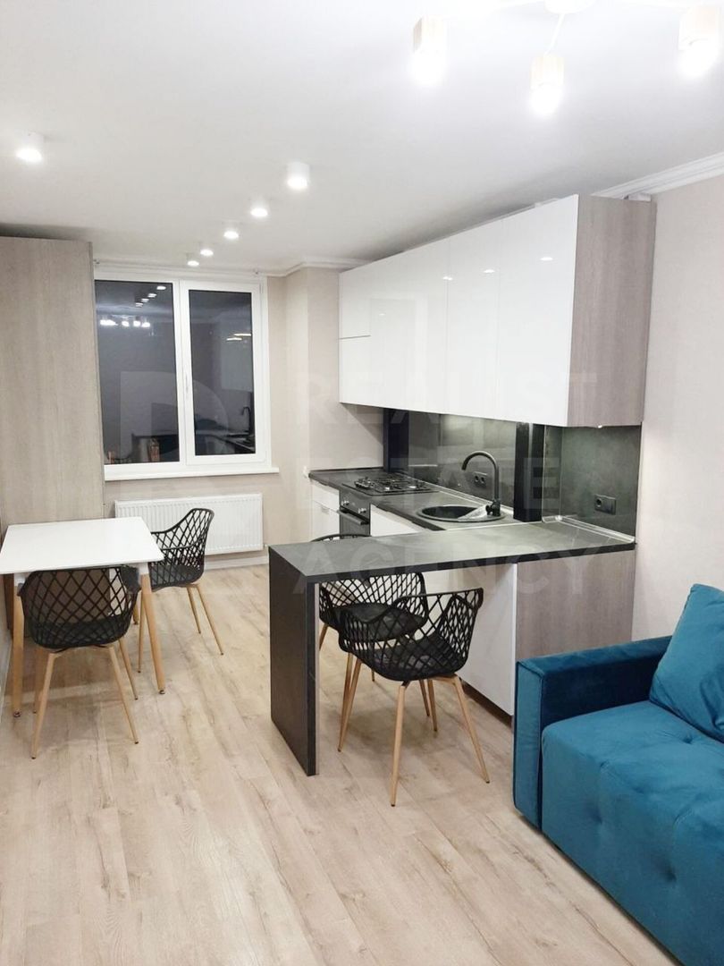 Chirie, apartament, 1 cameră,  strada Pietrăriei, Centru - Poză 1