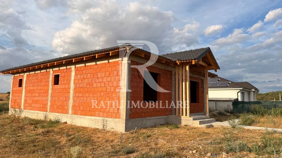 Casă la roșu de vânzare | Alparea | 1.000 mp teren - Poză 7