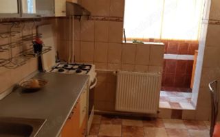 Vand apartament 2 camere - Poză 4