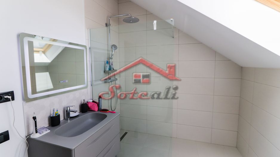 VILĂ MODERNĂ DE LUX CU PISCINĂ, FOTOVOLTAICE ȘI FOIȘOR – BREAZA - Poză 35