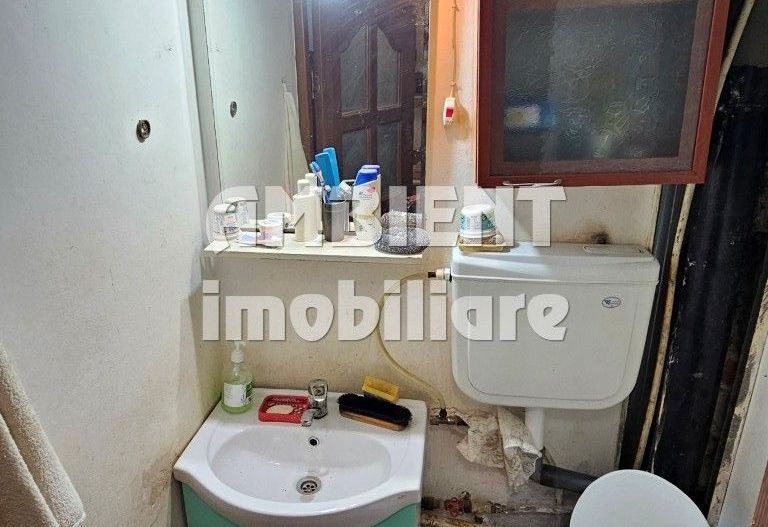 Cameră de cămin cu baie, etaj 1, zona Liceu Stefan Procopiu; - Poză 2