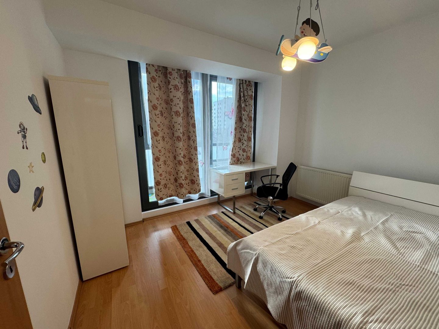 Apartament 3 camere LUX, 2 băi, 2 balcoane, centrală, parcare inclusă, boxă - Poză 5