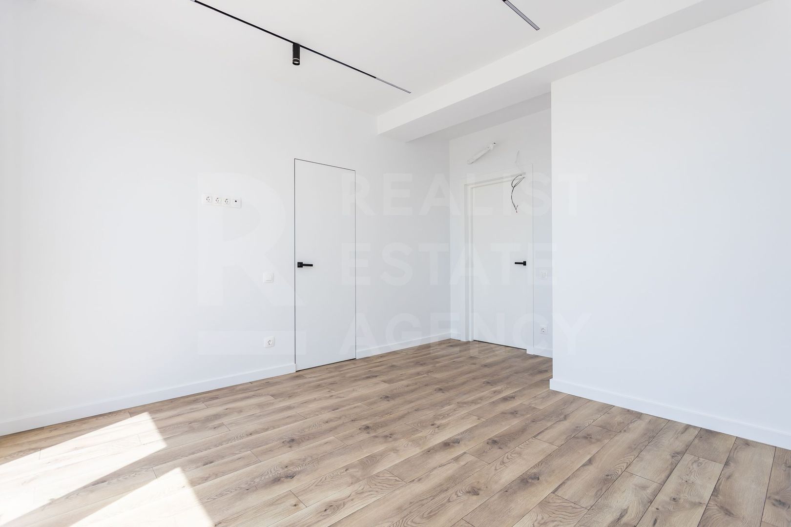 Vânzare, casă, 2 nivele, 4 camere, strada Sfânta Vineri, Tohatin - Poză 5