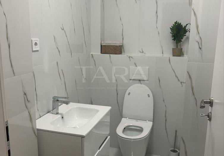 Apartament cu 3 camere, 2 băi, balcon și parcare, Florești. - Poză 8