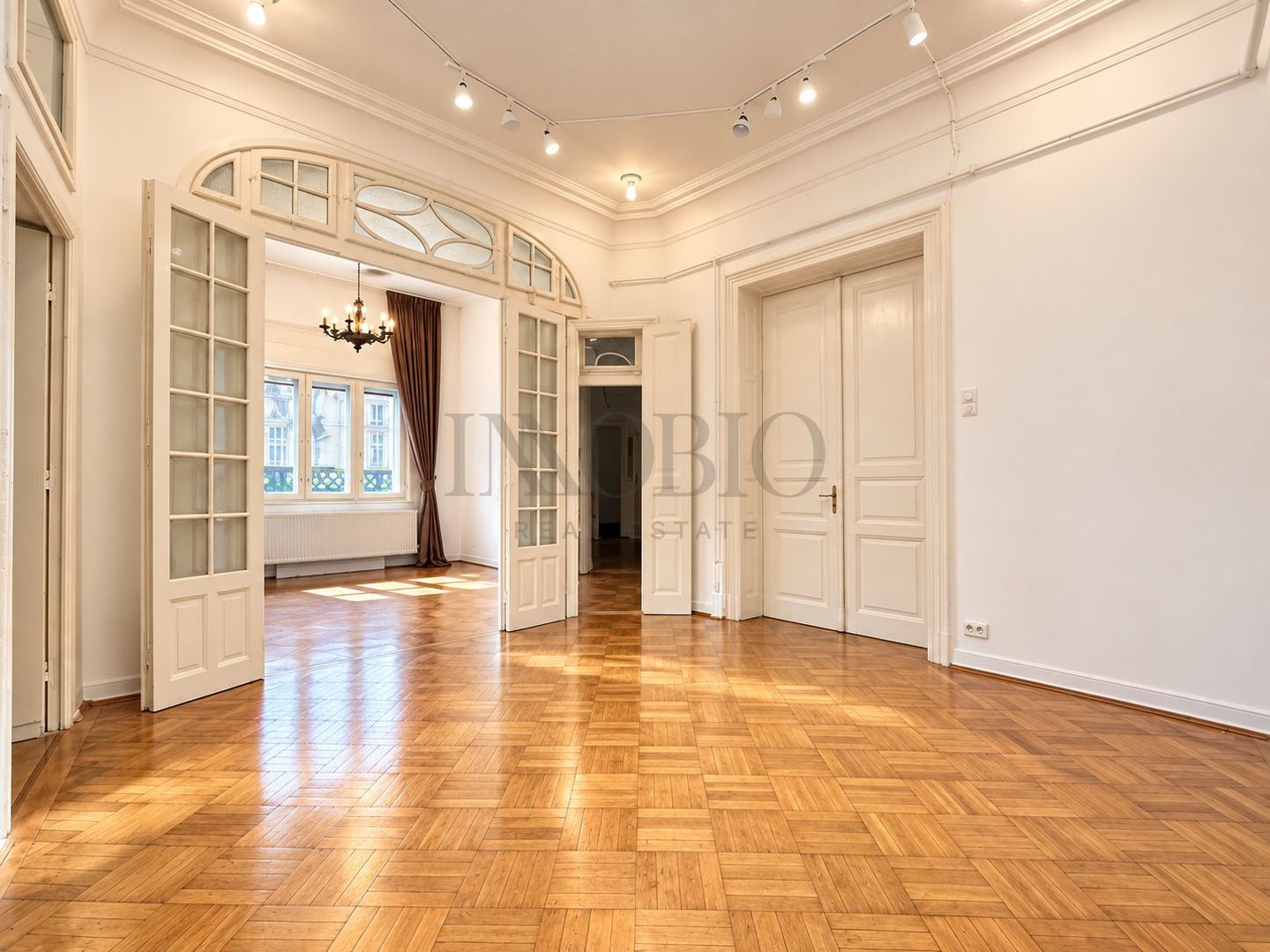 Vilă de Birouri în Dorobanți-Capitale | 7 camere 180 mp - Poză 2