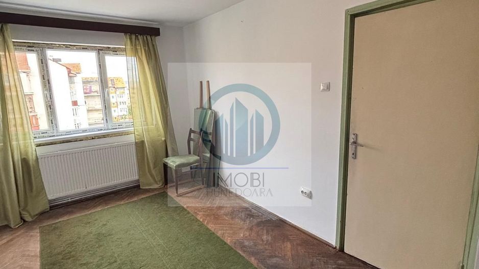 Apartament 2 camere decomandat situat Deva, strada Maraști etaj 4 - Poză 4