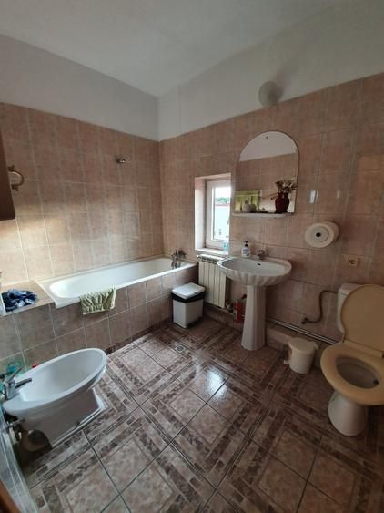 vila 7 camere birouri-sediu firma Cotroceni - Poză 12