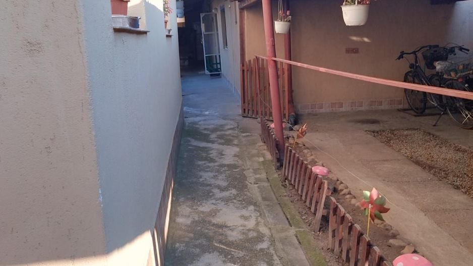 ageuropa.ro vinde casa in zona 14 Mai cu 3 cam. si teren aferent de 500mp. - Poză 8