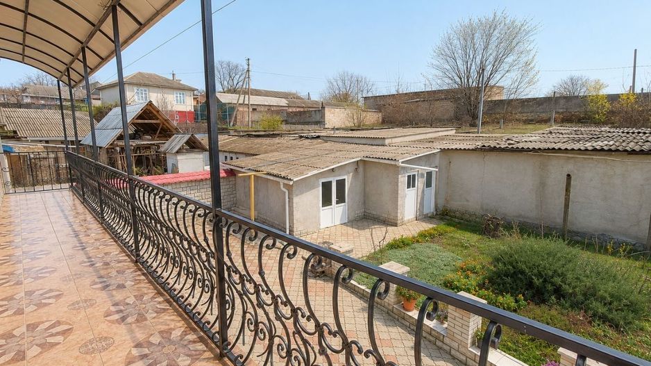 Casă 210 m² cu 5 dormitoare și teren 10 ari – Euroreparație | Drochia, str. Grigore Ureche - Poză 11