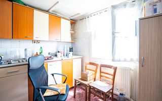 Apartament la casa cu curte proprie pe Ion Bogdan - Poză 5