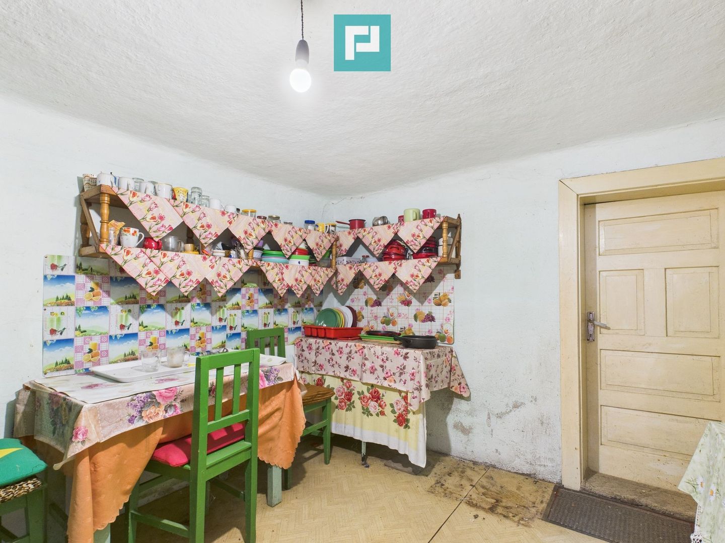 Casă  cu 2 corpuri total 4 camere în Nădab - Poză 9