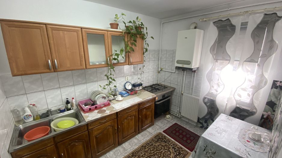 Apartament cu 3 camere,Confort,Zona Mureseni - Poză 1