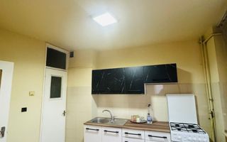 Apartament spațios de Închiriat 2 Camere, Et 6/8,  Intim Spitalul Arad - Poză 3