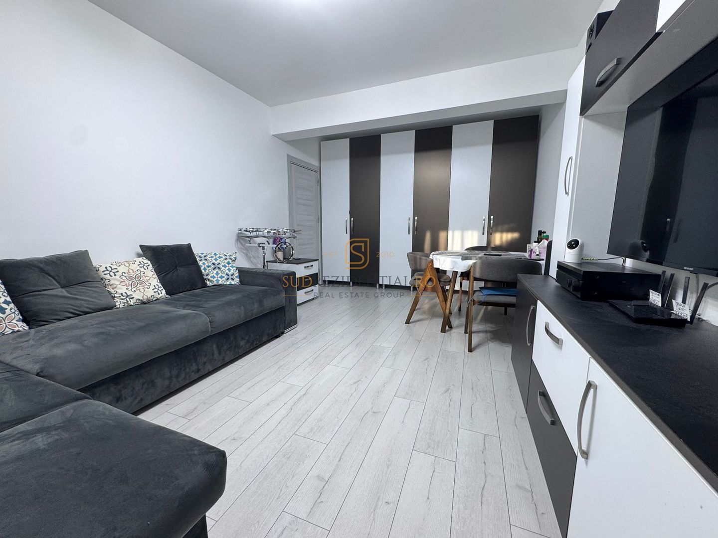 Apartament 2 camere, 55 mp, parcare inclusa, mobilat modern, Sector 4 - Poză 1