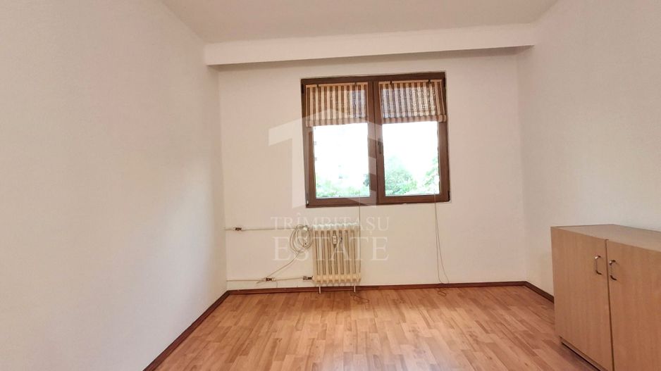 Apartament 3 camere decomandat | Locație excelentă | Bd. Chișinău 21 - Poză 7