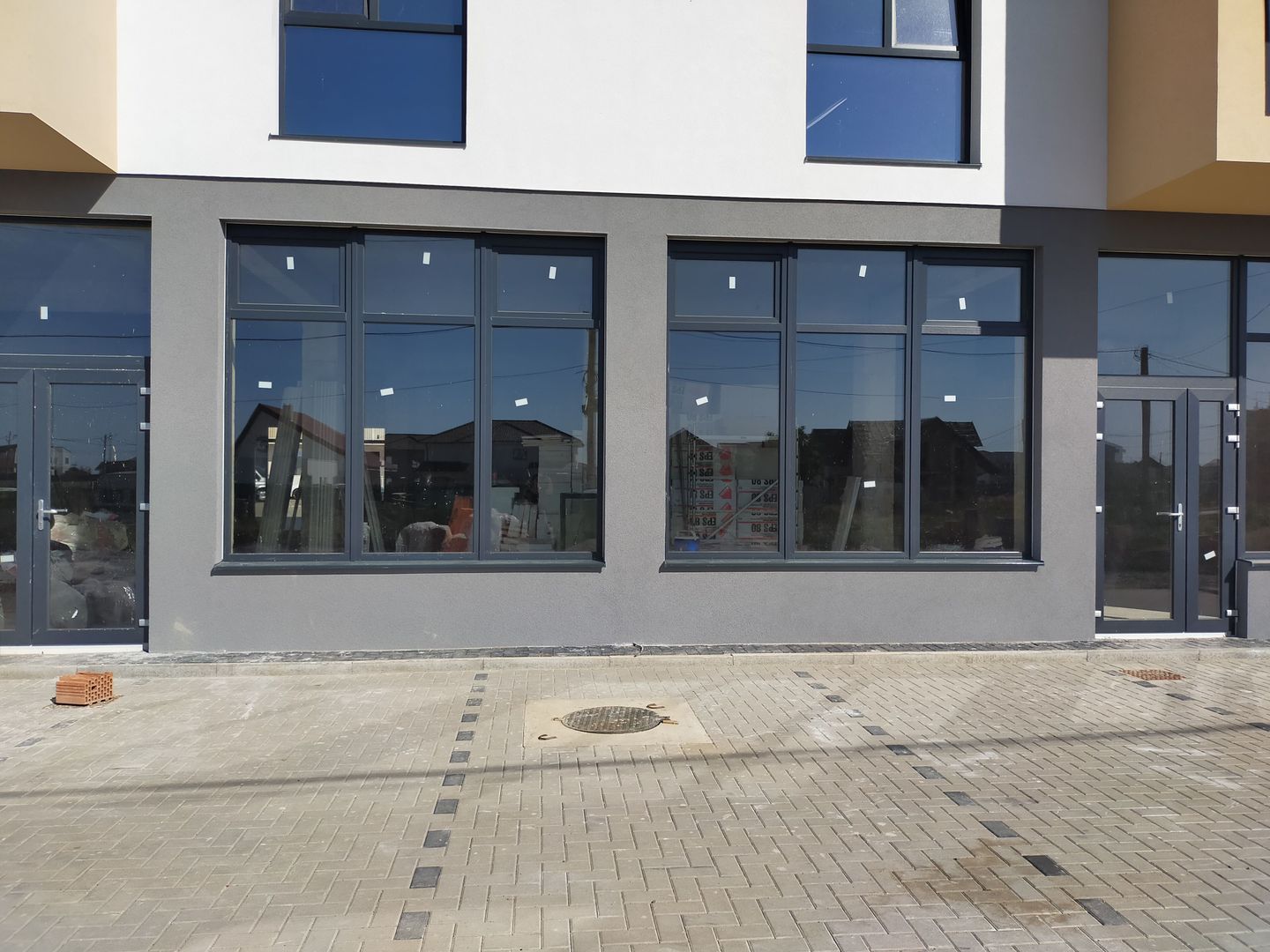 SPATIU COMERCIAL NOU CU MULTIPLE DESTINATII N DUMBRAVITA - Poză 4