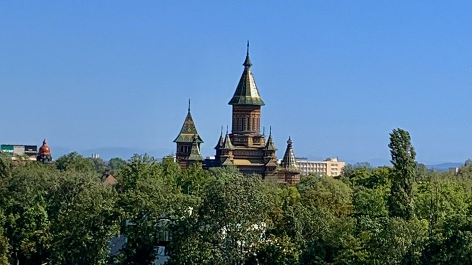 Apartament premium de închiriat la City of Mara - trei camere - Poză 19