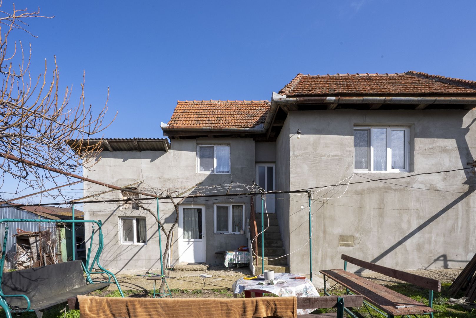 Casa de vanzare cu 2 camere si teren 1068 mp zona Renașterii - Poză 1