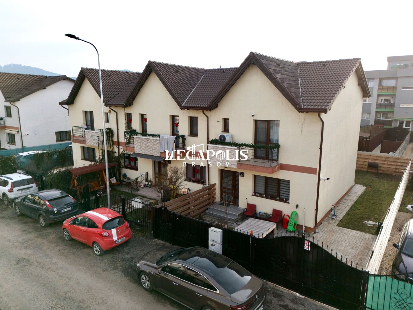 Triplex 4 camere | Utilități | Credit | Sânpetru - Poză 1