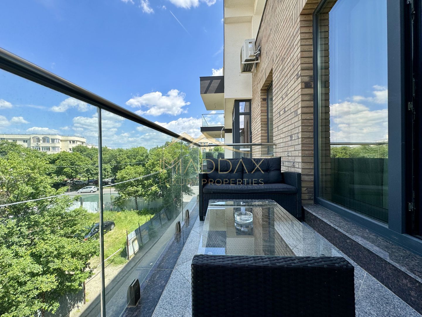 Apartament cu 3 camere *prima inchirere* // zona Herastrau - Poză 2