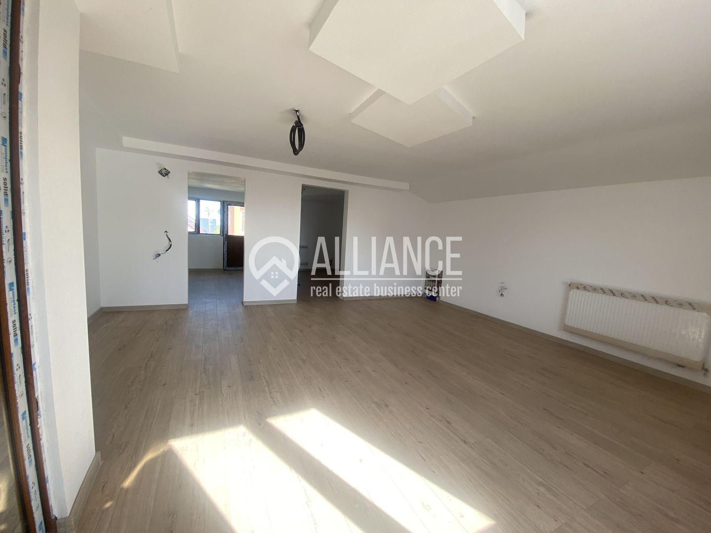 VALU LUI TRAIAN(COD 07) -Casa P+M 5 camere cu teren de 300 mp - Poză 20
