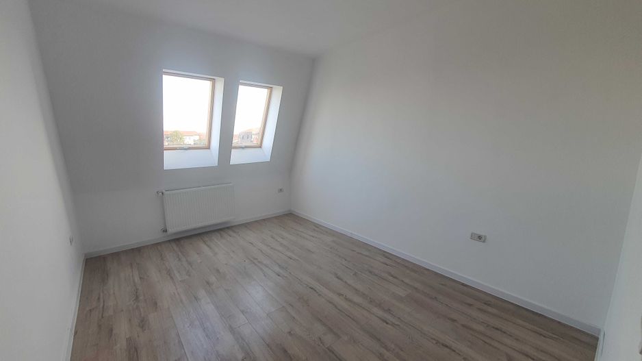 apartament nou , luminos - Poză 3